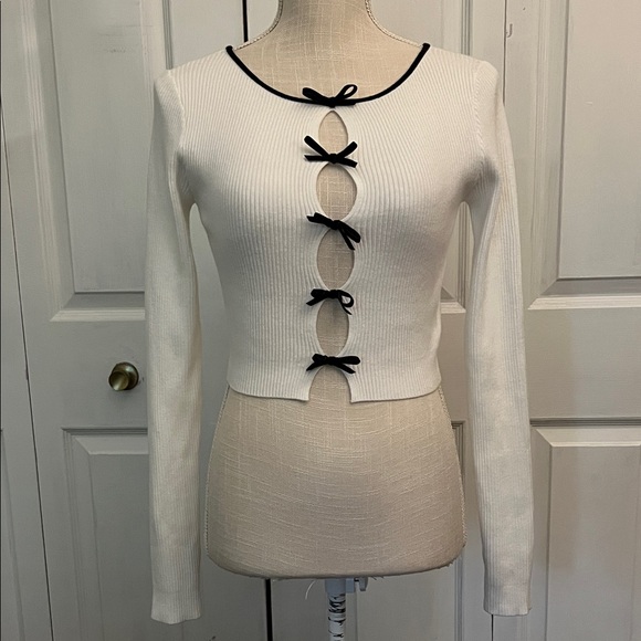 Edikted Tops - Edikted White Crop Top with Black Bow Details